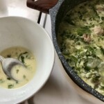 Klopsy wieprzowe w sosie z rzymską sałatą