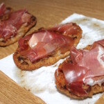 Kotlet po bolońsku z szynką parmeńską