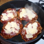 Kotlet po bolońsku z szynką parmeńską