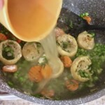 Kotlety wieprzowe duszone z karczochami