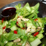 Kurczak smażony z warzywami w woku