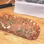 Pieczeń rzymska klops mięsny z ziołami i serem