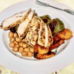 Pierś kurczaka pieczona z ciecierzycą