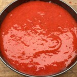 Sernik na jogurcie z musem truskawkowym