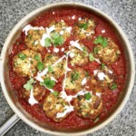 Burgery rybne z cynamonem w sosie pomidorowym