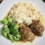 Królik duszony z cynamonem i mandarynkami