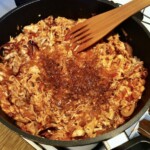 przygotowanie farszu z kurczaka do tortilli