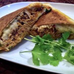 Tortilla z kurczakiem gotowanym serem i fasolą