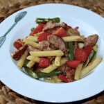 Chłopskie jadło czyli makaron z kiełbasą i papryką