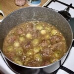 Duszony indyk z brukselką i włoską pancettą