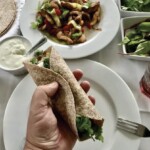 Fajitas drobiowa z warzywami TexMex na talerzu