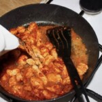 Gulasz cygański z kurczaka z ogórkami kiszonymi