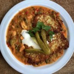 Gulasz cygański z kurczaka z ogórkami kiszonymi