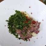 składniki na klopsiki po włosku znajdują się w misce