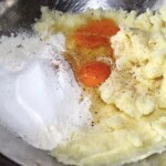 przygotowywanie ciasta na knedle ze śliwkami