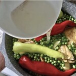 Kura duszona z groszkiem ziemniakami i papryką