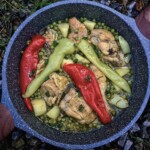 Kura duszona z groszkiem ziemniakami i papryką