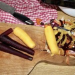 kolorowe marchewki są obierane