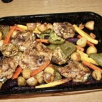 Kurczak pieczony z warzywami korzeniowymi