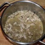 gulasz w sosie w garnku