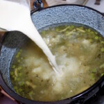 Letnia zupa jarzynowa na kurzych skrzydełkach