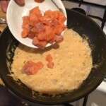 Makaron z łososiem i fasolką w mleczku kokosowym