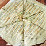 quesadilla z mortadelą i serem brie