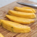 obrane i pokrojone w plastry mango