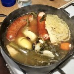 Zupa fasolowa z warzywami na boczku wędzonym