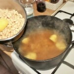 Zupa fasolowa z warzywami na boczku wędzonym