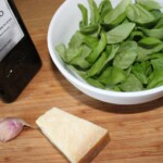 Zupa jarzynowa z pesto i świeżą bazylią składniki