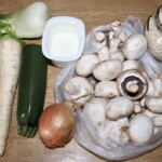 Zupa pieczarkowa z koprem włoskim i zacierką składniki