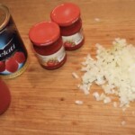 Zupa pomidorowa z lanym ciastem w wersji zimowej składniki