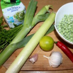 Zupa porowa z soczewicą groszkiem i chilli składniki