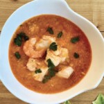 Zupa rybna z krewetkami i mieloną papryką
