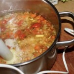 Zupa warzywna ze szpinakiem soczewicą i imbirem