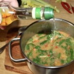 Zupa warzywna ze szpinakiem soczewicą i imbirem