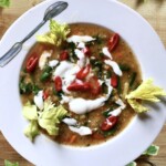 Zupa warzywna ze szpinakiem soczewicą i imbirem