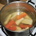 bulion warzywny w garnku