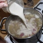 Zupa z fasoli mung wzbogacona łososiem wędzonym