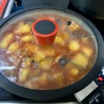 Bakłażan duszony z ziemniakami na patelni