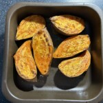 bataty pieczone w naczyniu żaroodpornym