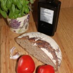 Bruschetta z salami i oliwkami składniki