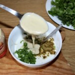 Dip jogurtowy z tahiną i kminem rzymskim