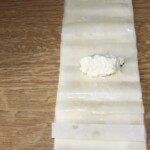 Greckie pierogi z serem feta tiropitakia przygotowanie