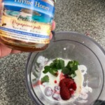 Koktajl truskawkowy ze świeżą miętą przygotowanie z miodem