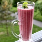 Koktajl truskawkowy ze świeżą miętą