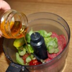 przygotowanie w malakserze farszu do palmierów