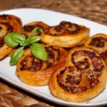 Palmiery na słono z salami