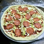 Pizza pepperoni domowym sposobem